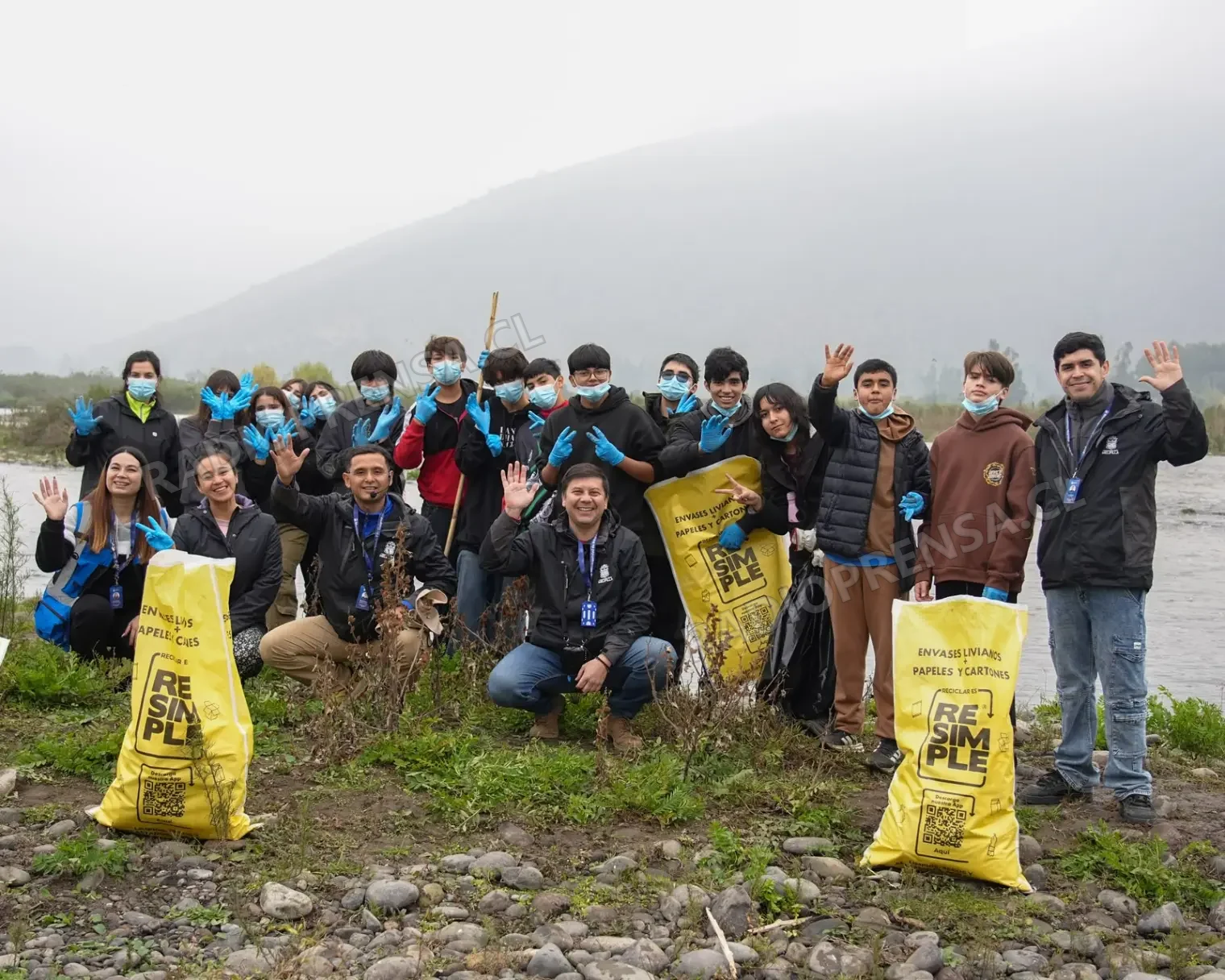 Día del Medio Ambiente: estudiantes de Melipilla realizaron operativo de limpieza y reciclaje en humedal