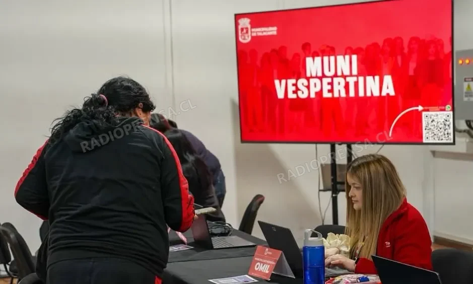 Nueva jornada de atención vespertina facilitó trámites municipales a vecinos de Talagante
