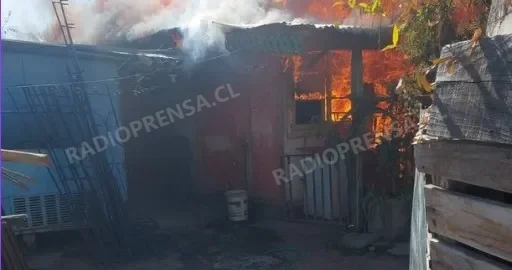 Incendio estructural movilizó a Bomberos en Padre Hurtado