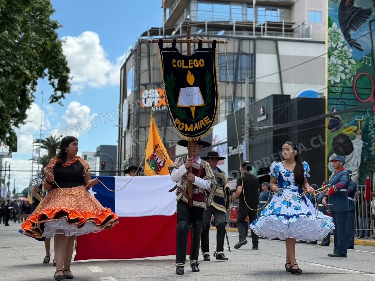 Melipilla conmemoró sus 284 años con tradicional desfile en la Plaza de Armas