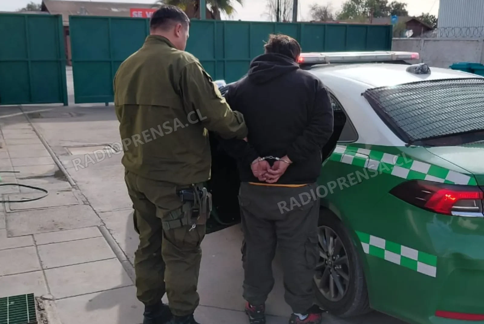 Carabineros detiene a motociclista por adulteración de placa patente en Isla de Maipo
