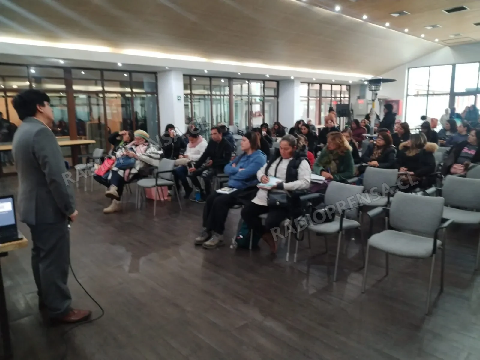 Programa Mujeres Jefas de Hogar en Melipilla entrega herramientas para impulsar emprendimientos locales