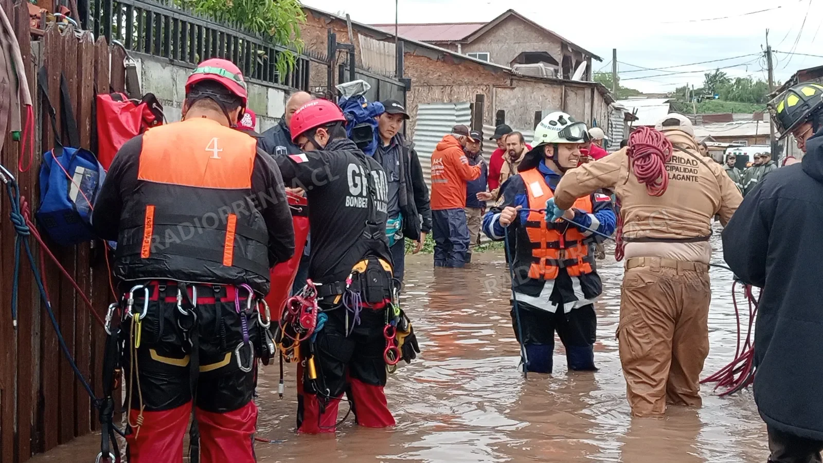 Emergencia en ribera del río Mapocho moviliza a equipos de emergencia en Talagante