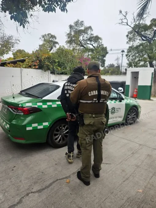 Fiscalizaciones preventivas en Isla de Maipo permiten detener a sujeto prófugo por porte de arma blanca