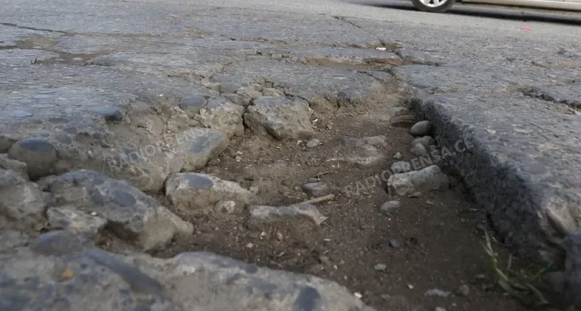 Vecinos advierten por peligrosos baches y reparaciones inconclusas en caminos de Mallarauco y San Manuel-Codigua