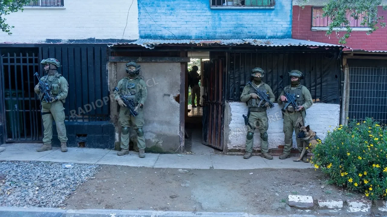 OS-7 desarticula clan familiar dedicado al tráfico de drogas en Curacaví: hay 22 detenidos