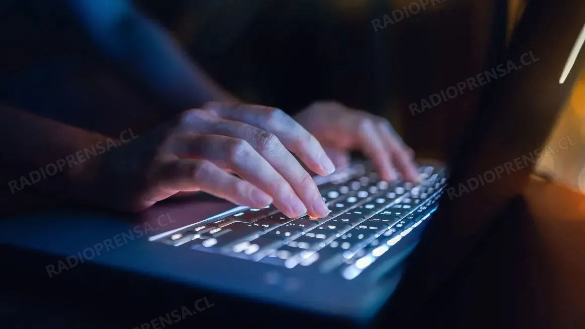 Deepfake: PDI entrega claves para reconocer contenido audiovisual manipulado con inteligencia artificial