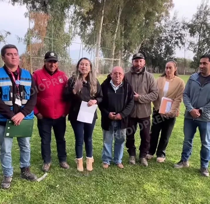Alcaldesa Chamorro da el vamos a proyecto de construcción de modernas graderías en cuatro canchas de Alhué