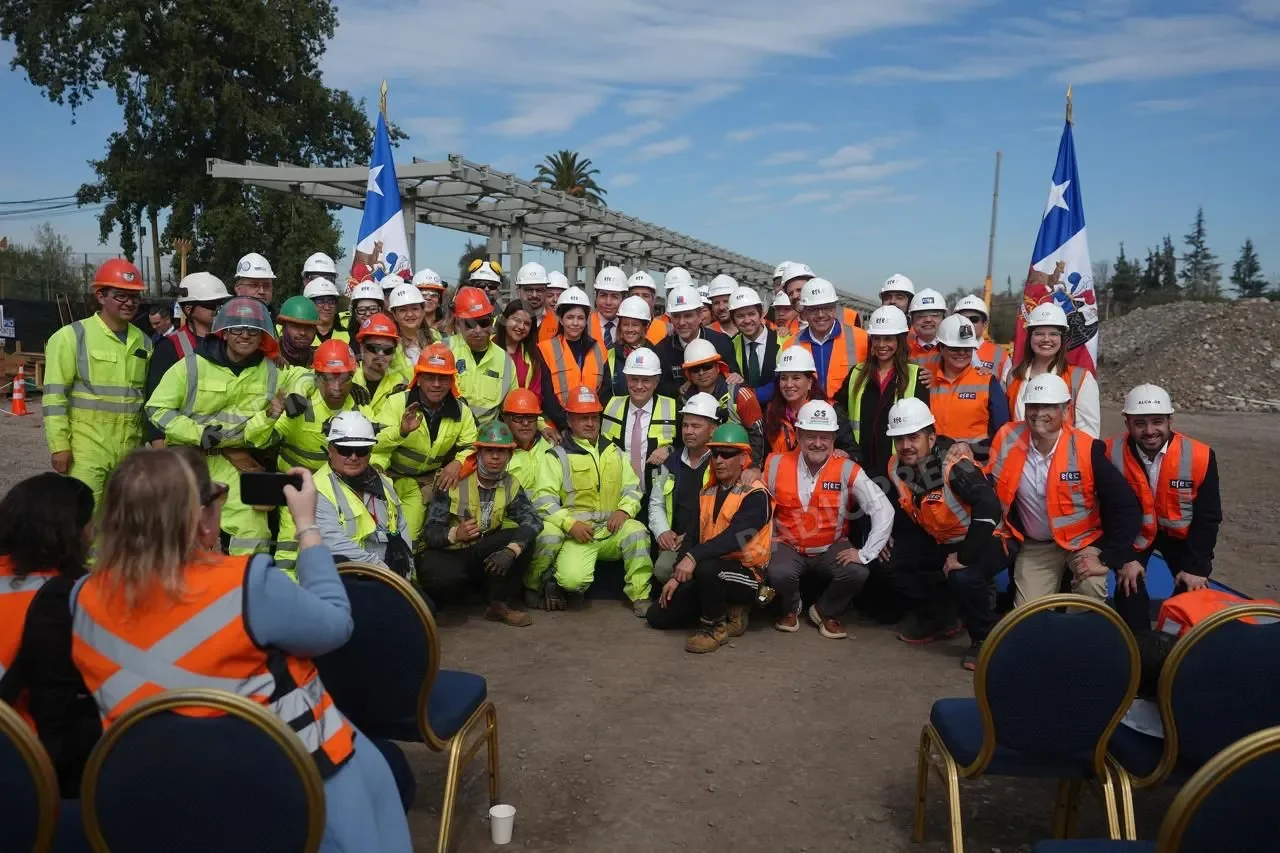 Presidente Kast inspecciona en Padre Hurtado obras del tren Alameda-Melipilla y destaca avance de 30%