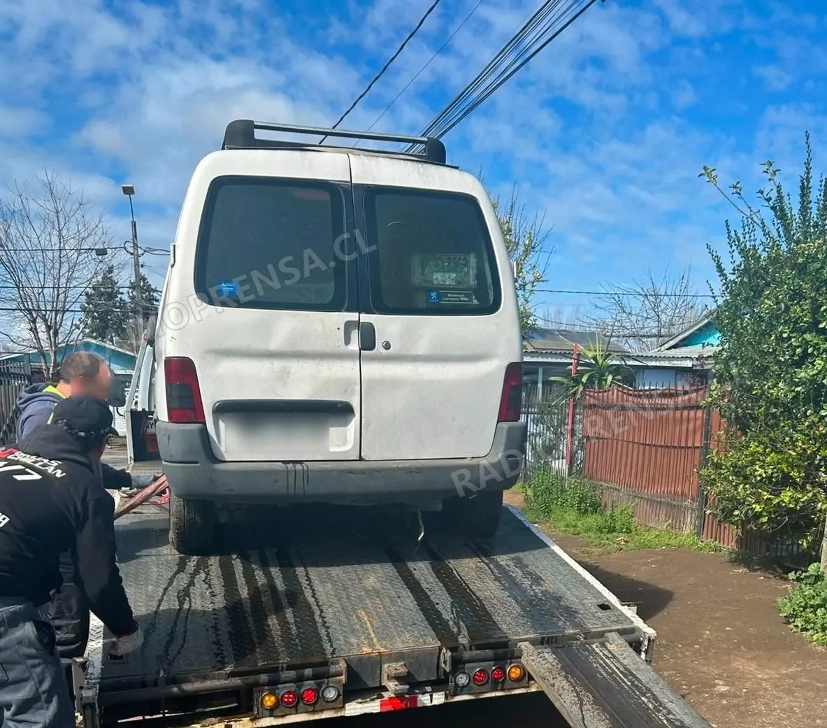 Vehículos abandonados generan preocupación por seguridad en barrios de Melipilla