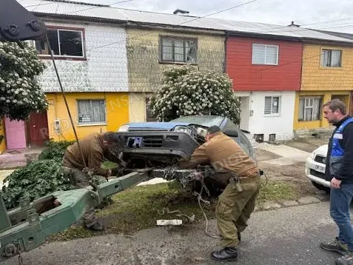 Retiro de vehículos abandonados despeja calles y mejora la seguridad en Talagante