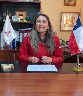 Alcaldesa Chamorro anuncia inicio de masiva entrega de mercadería, kits de aseo y vales de gas en Alhué