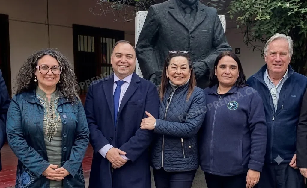 Autoridades de María Pinto plantean problemas de transporte y conectividad al Seremi Metropolitano