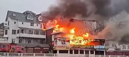 Incendio destruyó dos viviendas y tres locales comerciales en Cartagena