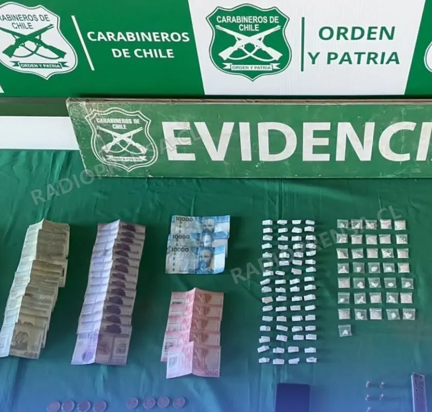 Detienen en San Antonio a sujeto con órdenes pendientes, drogas y arma robada