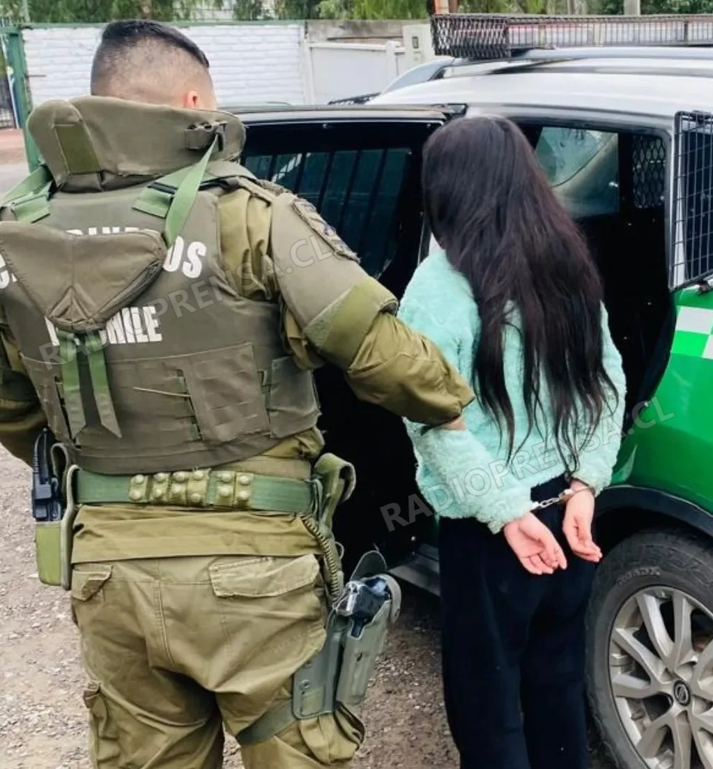 Carabineros detiene a dos mujeres por robo con violencia en El Monte