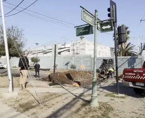 Alcalde de Talagante supervisa construcción de drenes para prevenir anegamientos en la comuna