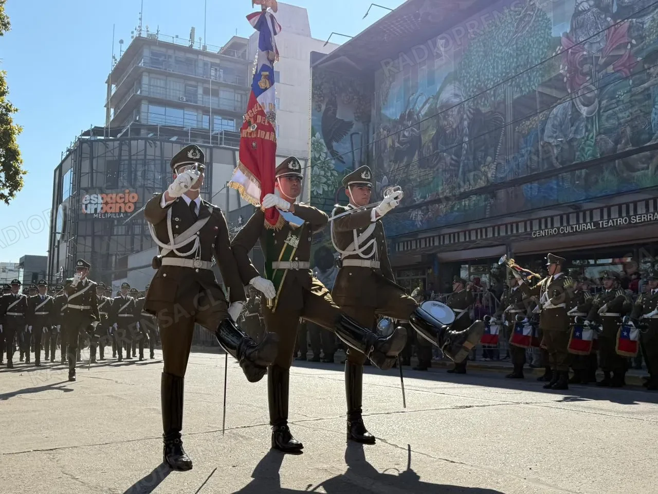 Impecable desfile marcó aniversario 99 de Carabineros en Melipilla