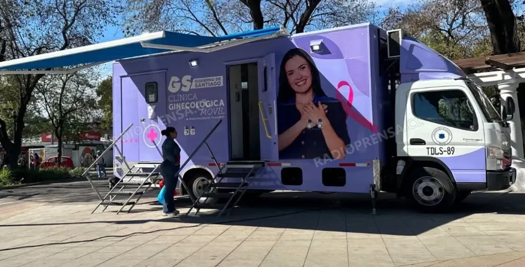 Clínica Ginecológica Móvil de Talagante vuelve a la Plaza de Armas con exámenes preventivos