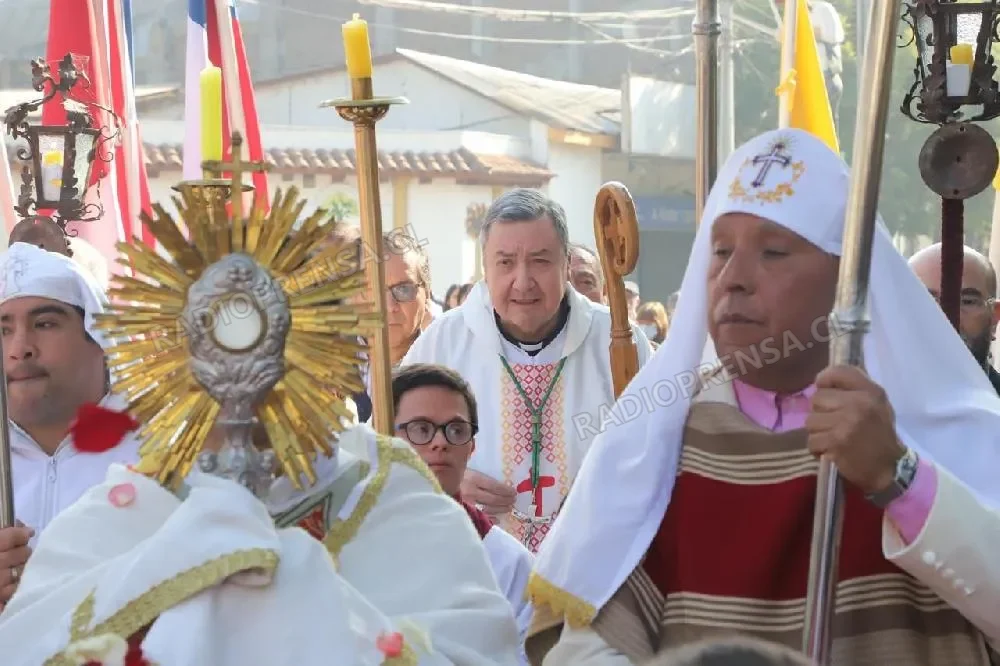 Talagante celebró Corpus Christi con multitudinaria procesión por el centro de la comuna