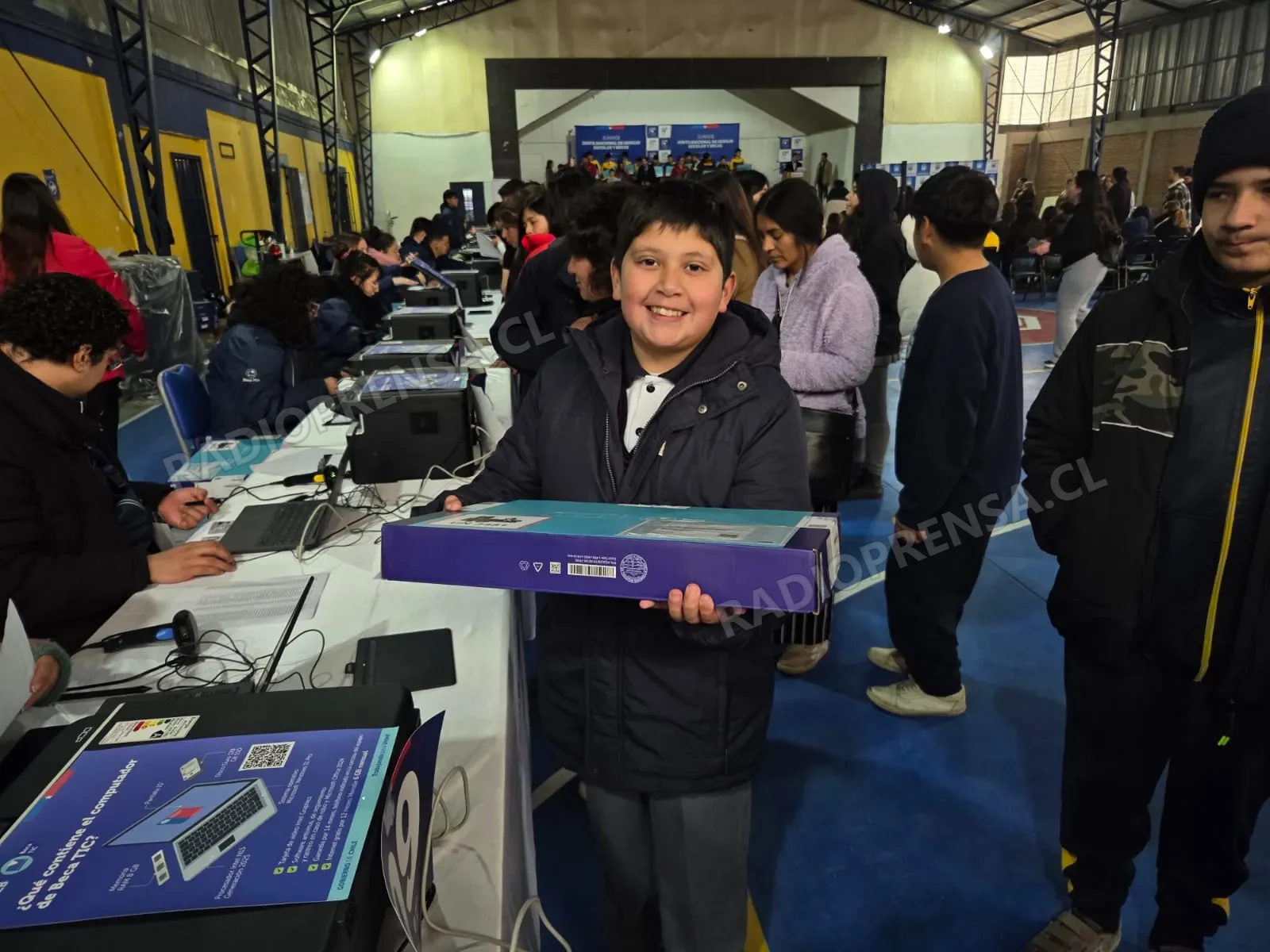 844 estudiantes de Melipilla recibieron computadores portátiles gracias a la Beca TIC de Junaeb