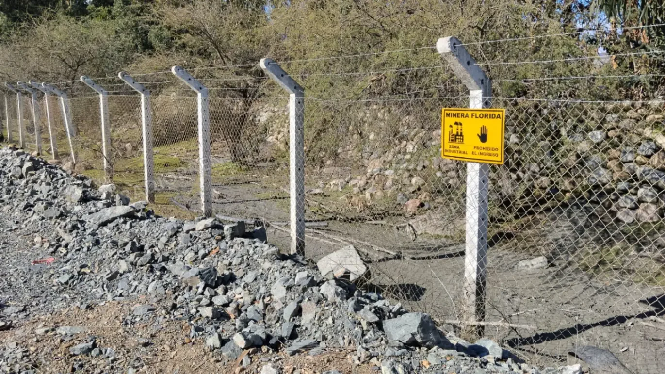 Municipio de Alhué activa protocolos y denuncia ante Sernageomin presunto derrame de relave minero en El Asiento