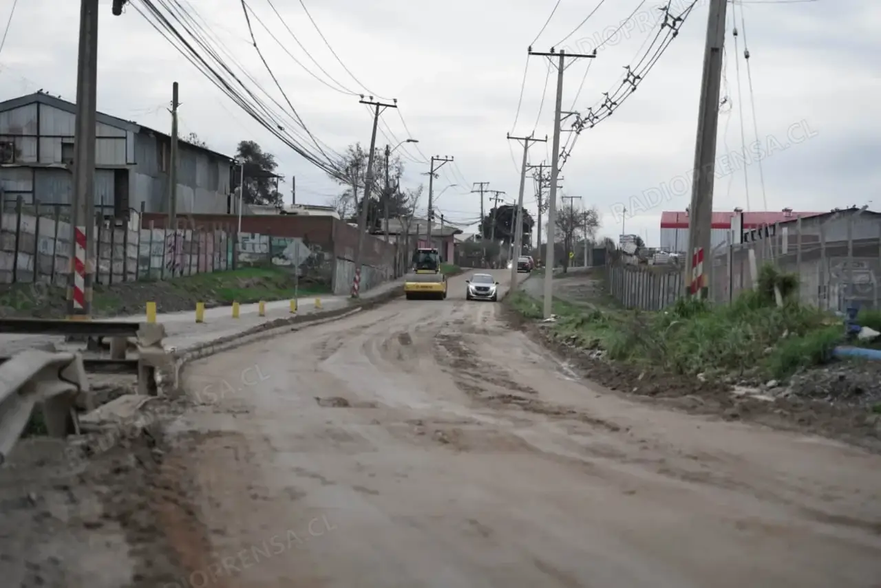 Trabajos de reparación en el camino de ingreso a El Bajo