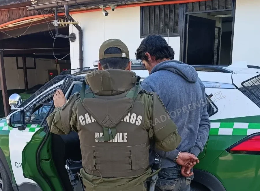 Detienen a dos sujetos con órdenes de captura vigentes durante patrullaje preventivo en El Monte