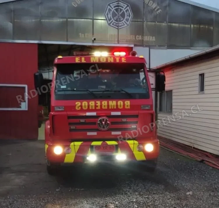 Incendio afectó segundo piso de vivienda en villa Los Cipreses de El Monte
