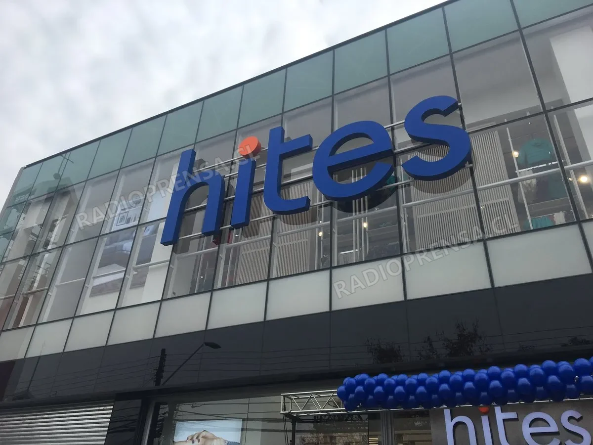 Delincuentes protagonizan "turbazo" en tienda Hites de Melipilla y roban celulares