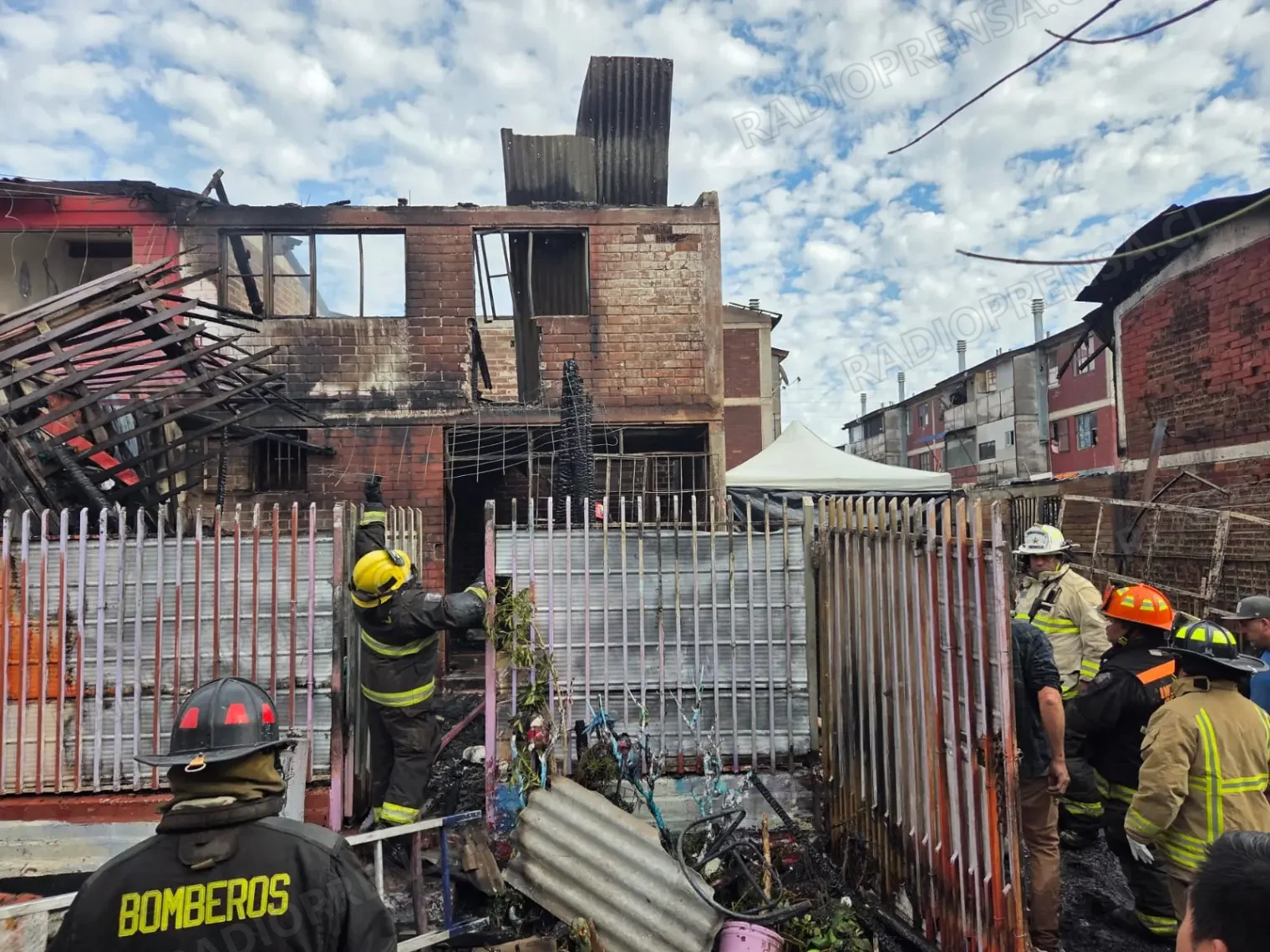 Hallan cadáver calcinado tras incendio  y detienen a sujeto por presuntas amenazas previas a la tragedia