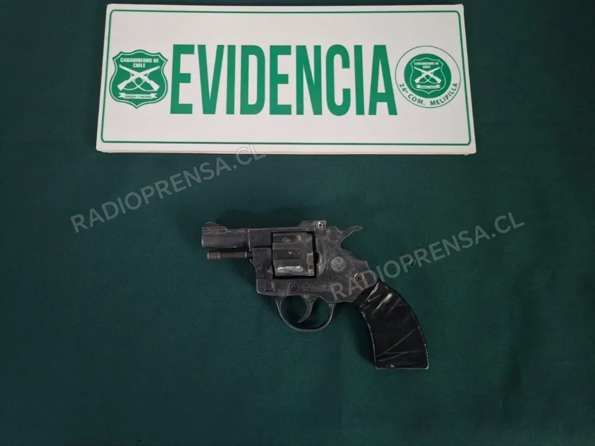 Detienen a sujeto que portaba un revólver tras persecución
