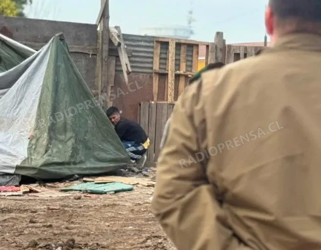 Carabineros y municipios recuperan espacios públicos ocupados por estructuras irregulares en Peñaflor y Malloco