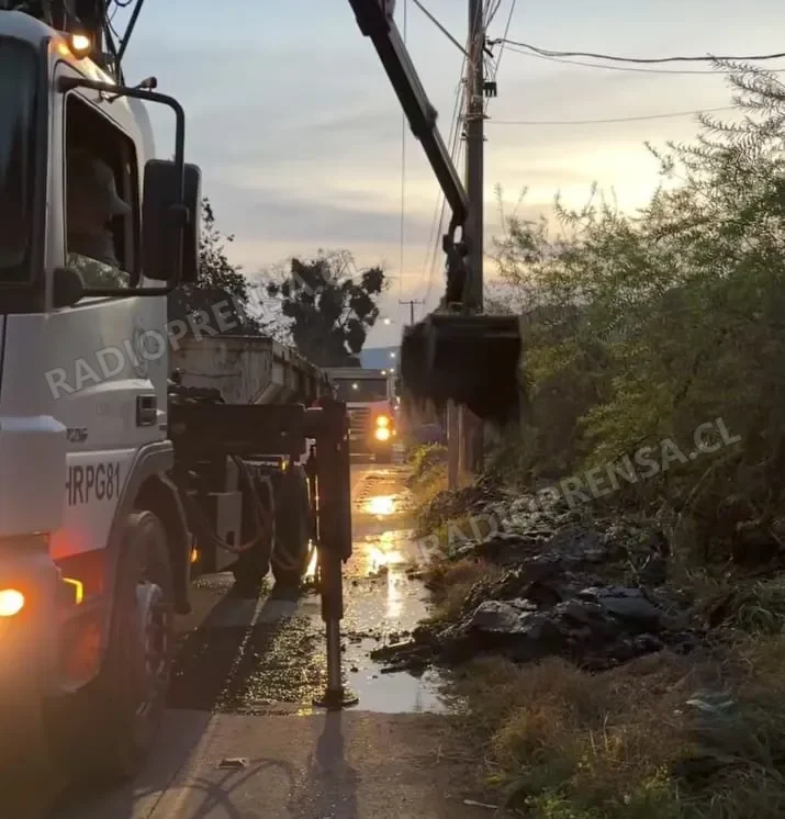 Curacaví intensifica trabajos preventivos en canales y sumideros ante pronóstico de intensas lluvias