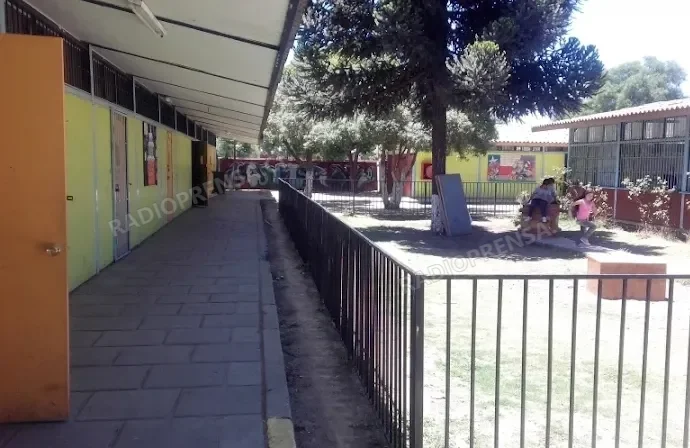 Detienen a sujeto acusado de robar en Colegio Carol Urzúa