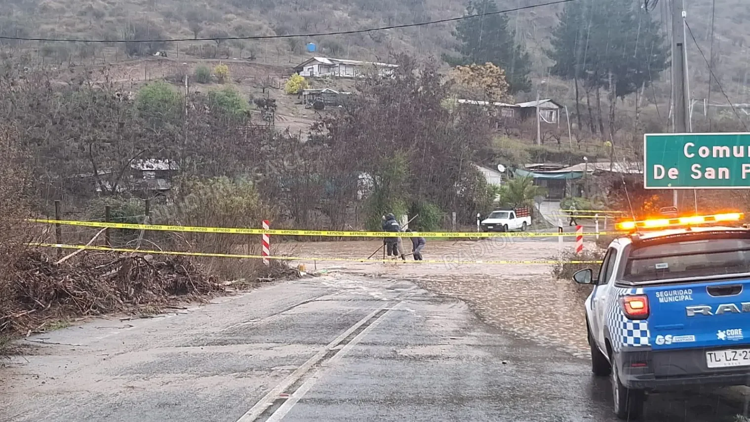 Socavón obliga al cierre total de ruta en el sector Las Tinajas de Codigua