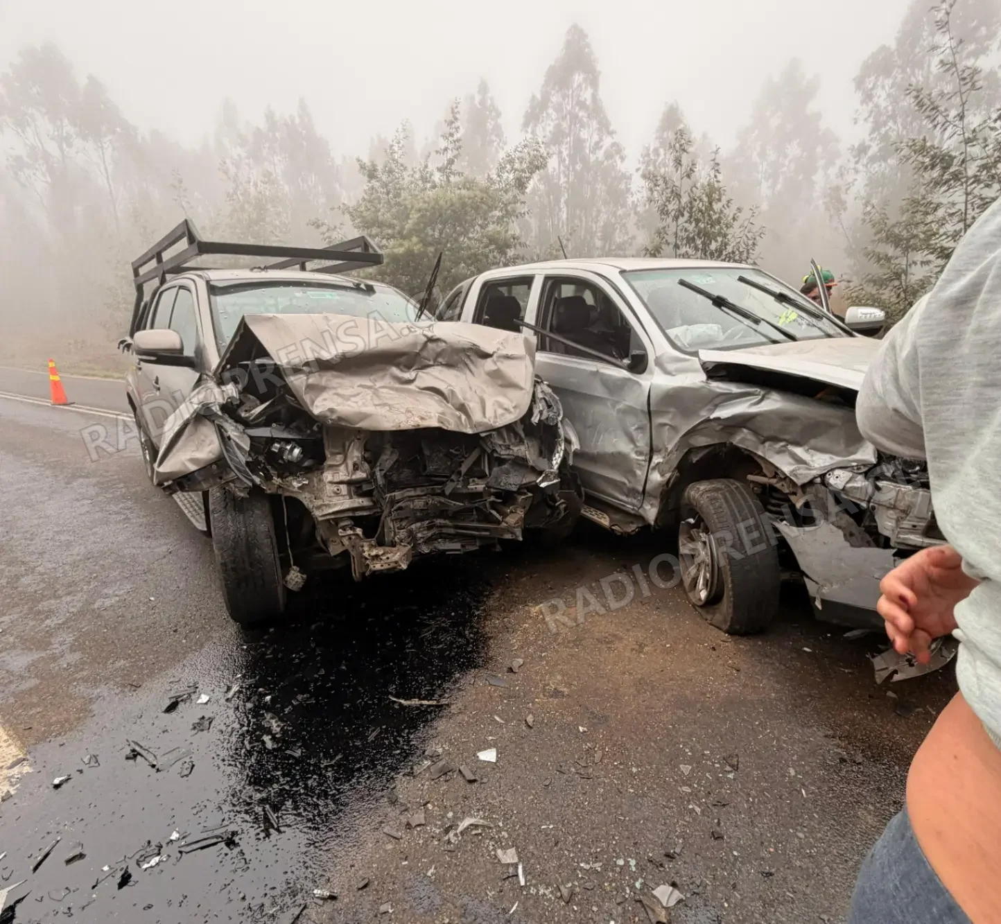 Colisión entre camionetas mantuvo tránsito suspendido en ruta de Santo Domingo