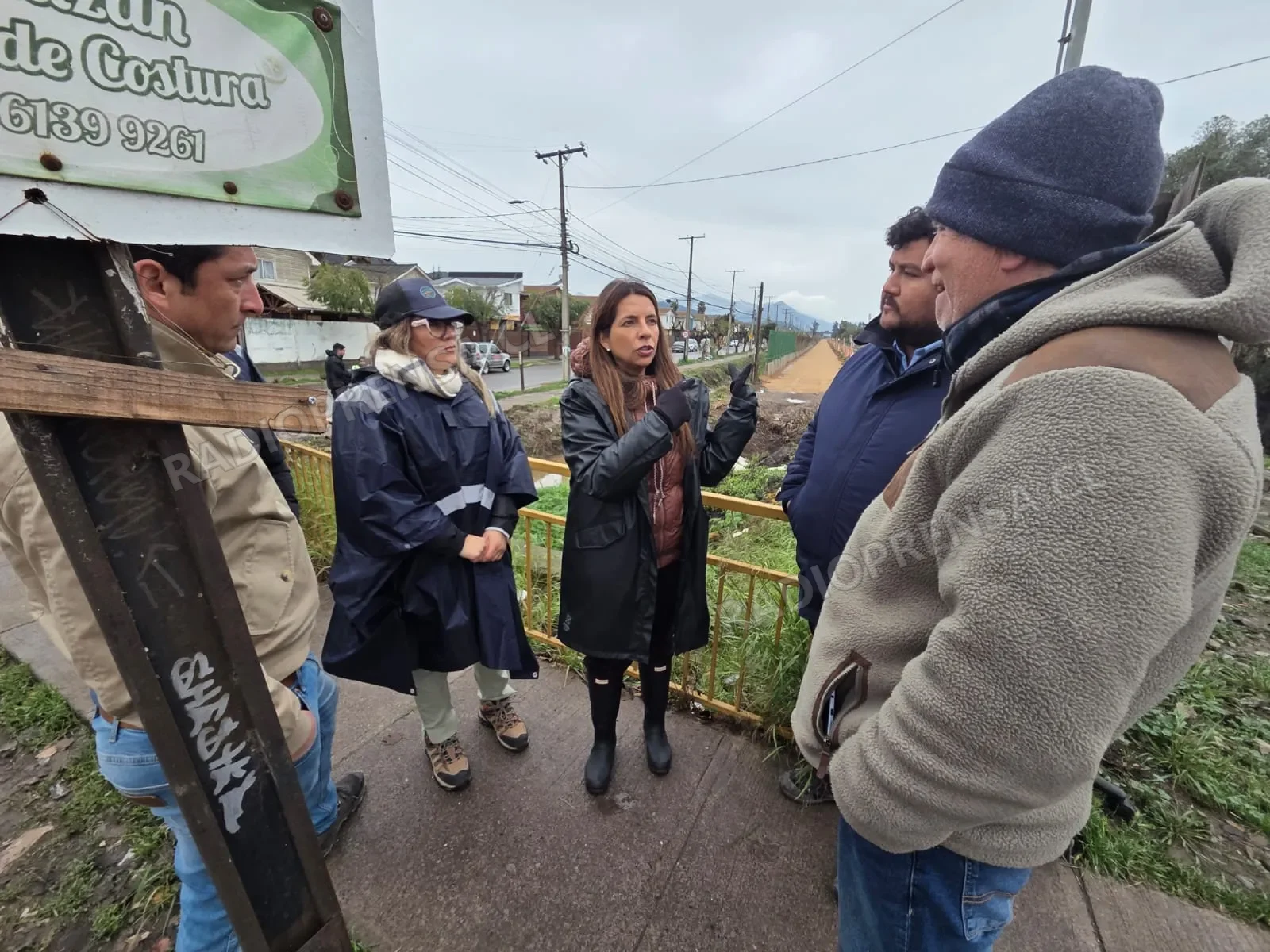 Vecinos de Villa Inca denuncian reiteradas inundaciones y acusan falta de mantención en canal junto a la línea férrea