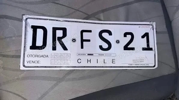 Escasez de placas provisorias generó molestias entre automovilistas en Talagante