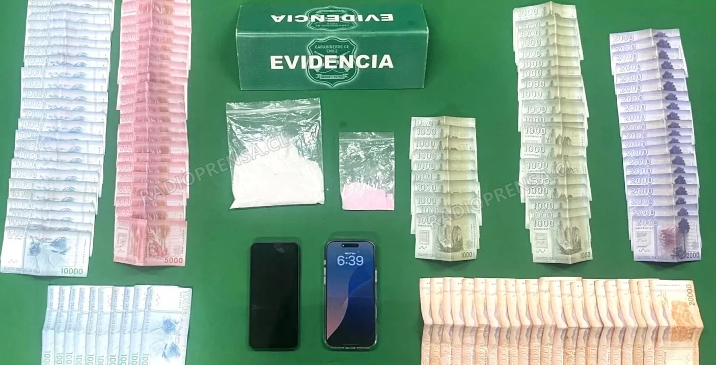 Patrullaje preventivo del retén El Paico permitió detener a un sujeto, incautar droga, dinero en efectivo y dos teléfonos celulares