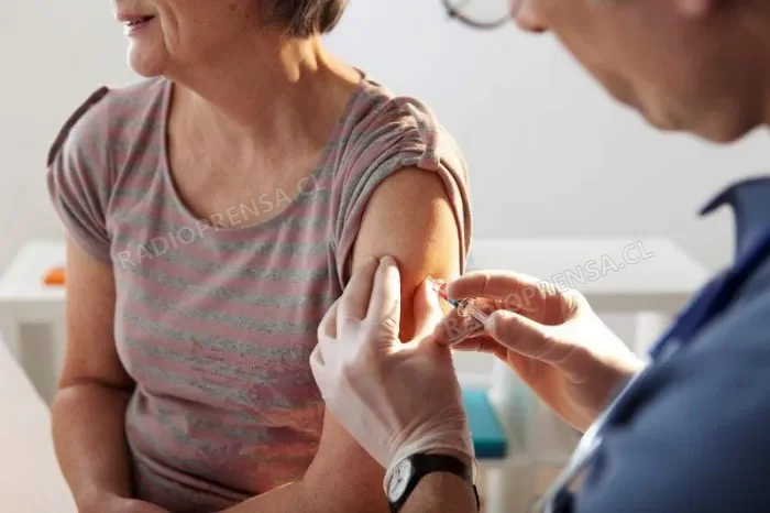 Minsal en alerta por vacunación contra la influenza: Más de 1,7 millones de adultos mayores siguen rezagados