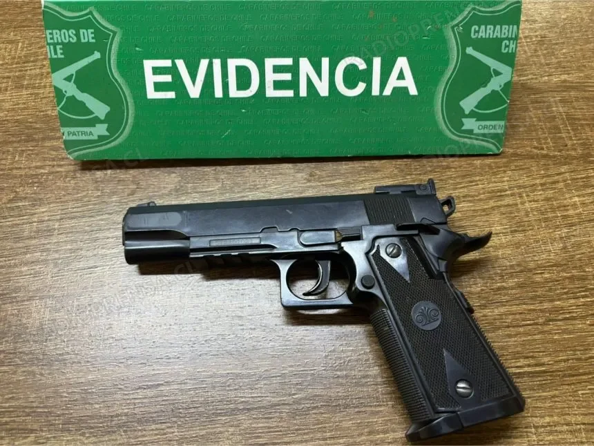 Estudiante detenido por portar arma a fogueo en liceo de Padre Hurtado