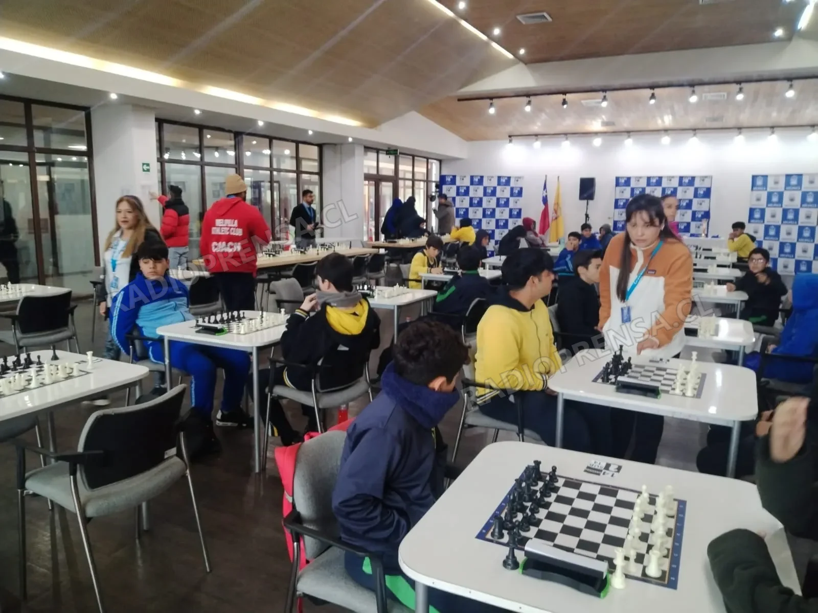 Cerca de 90 estudiantes de Melipilla compitieron por un cupo al Regional de Ajedrez Escolar