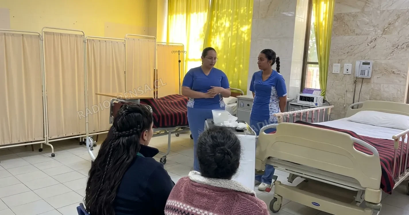 Estudiantes de Técnico en Enfermería del Liceo Presidente Balmaceda imparten exitoso taller de cuidados en Curacaví