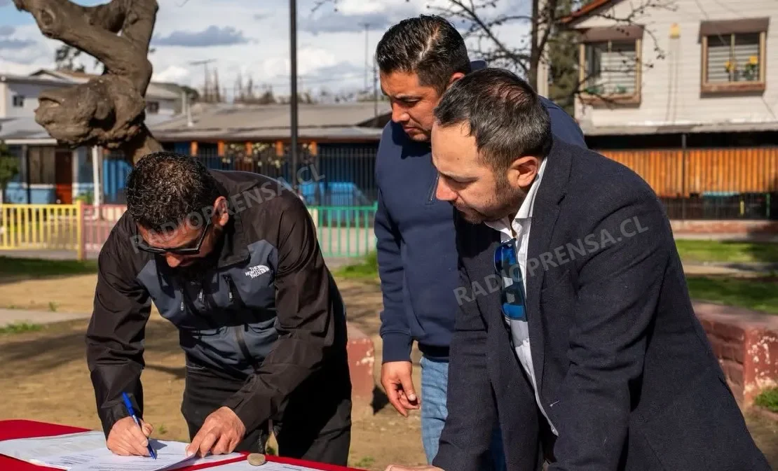 Talagante inicia obras de mejoramiento en plazas de Villa Las Hortencias y Villa Esmeralda 4