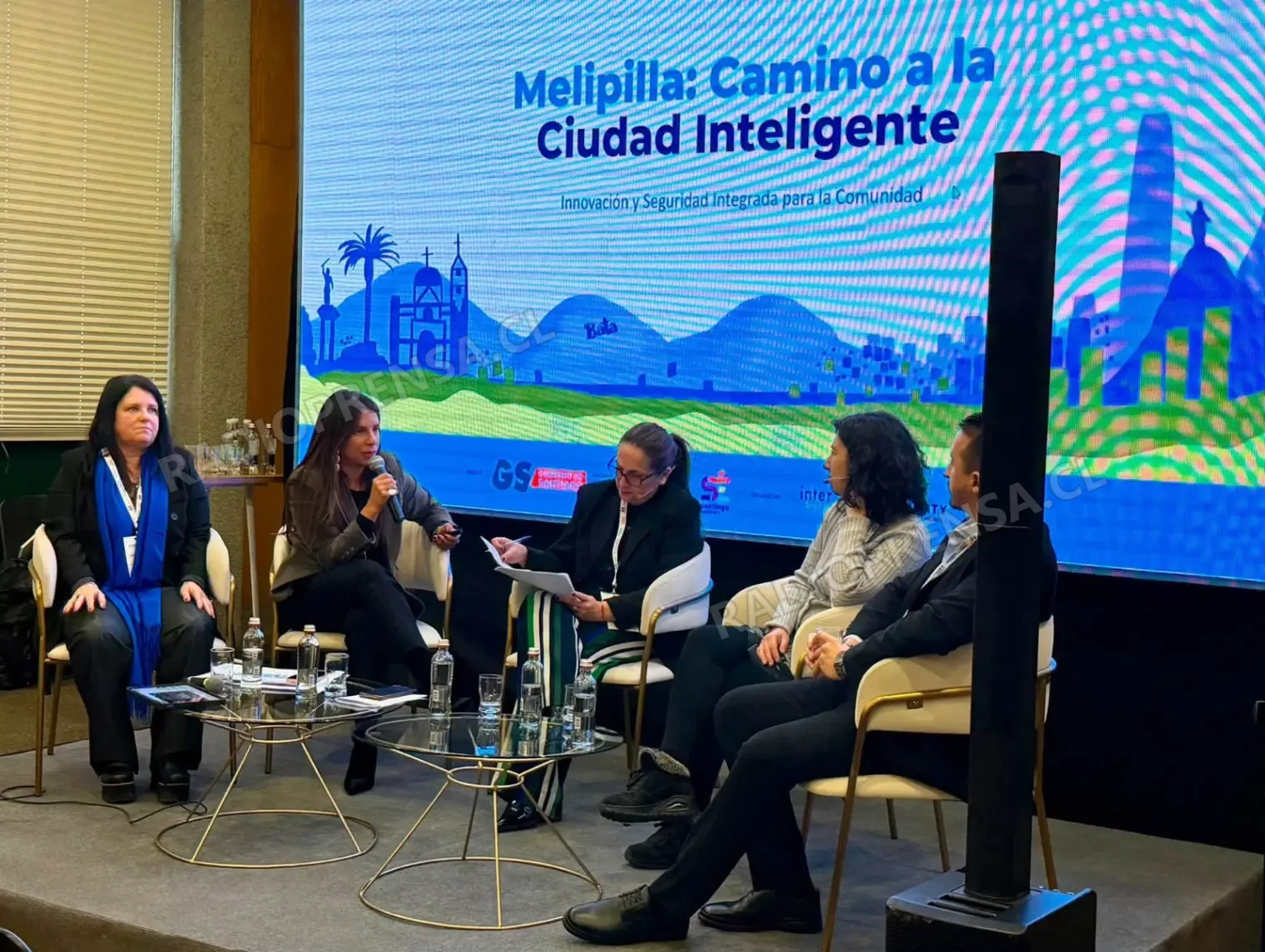 Alcaldesa Paula Gárate expuso la experiencia de Melipilla en seguridad durante Smart City Expo Santiago 2026