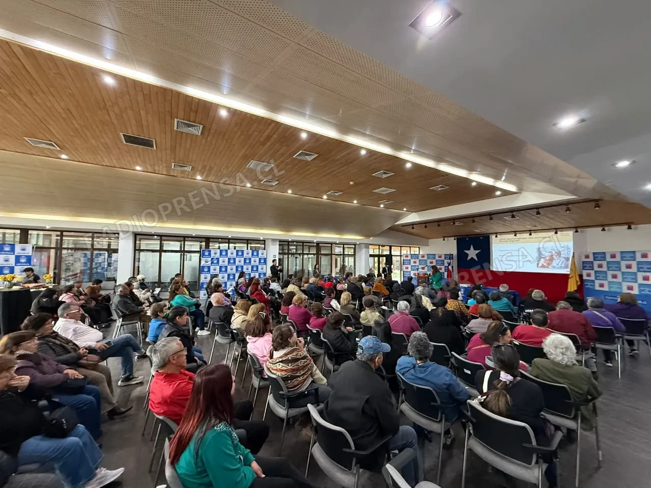 Realizan capacitación sobre la nueva Ley Integral de Personas Mayores en la provincia de Melipilla
