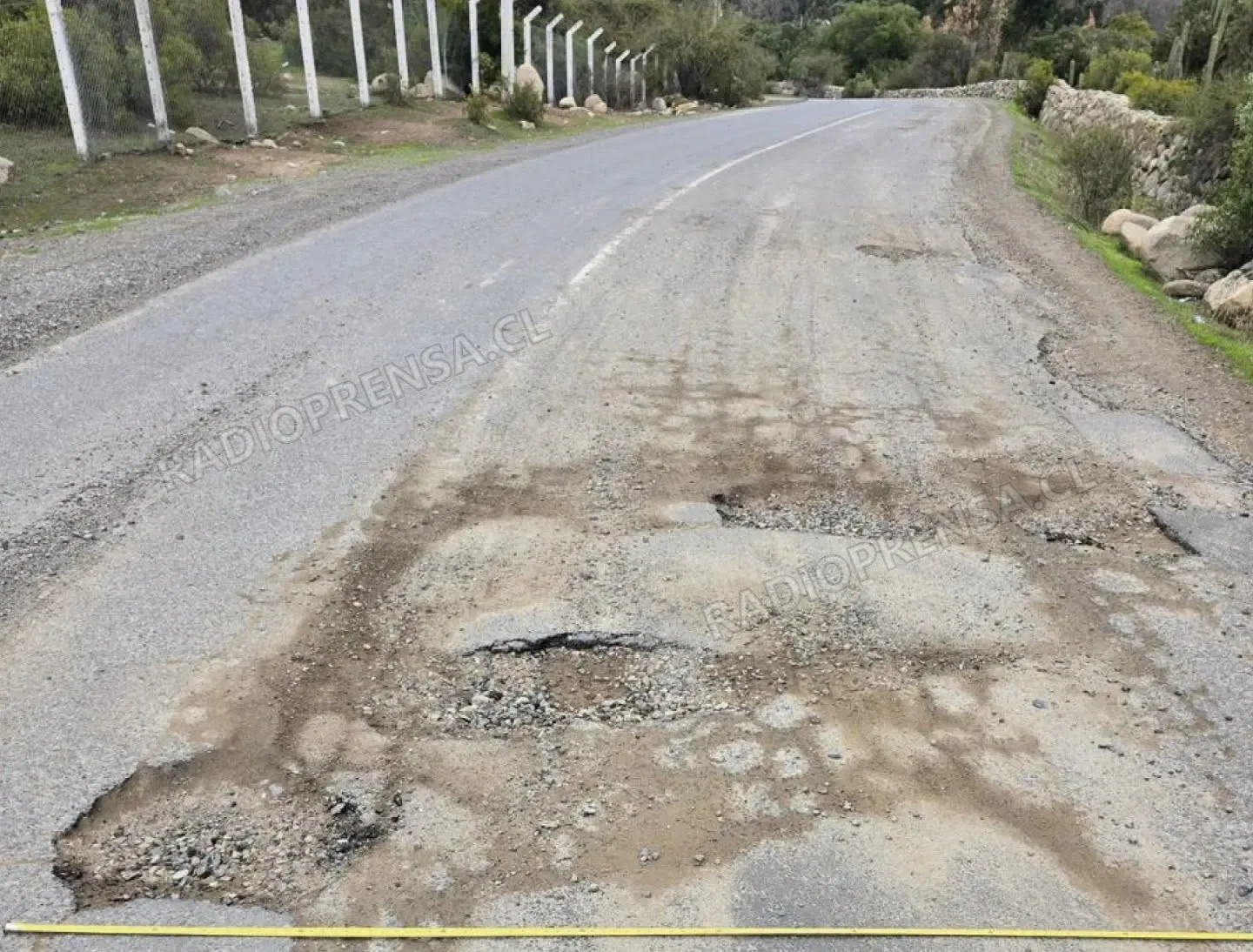 Municipalidad de Alhué solicita reparación urgente de baches en rutas de la comuna