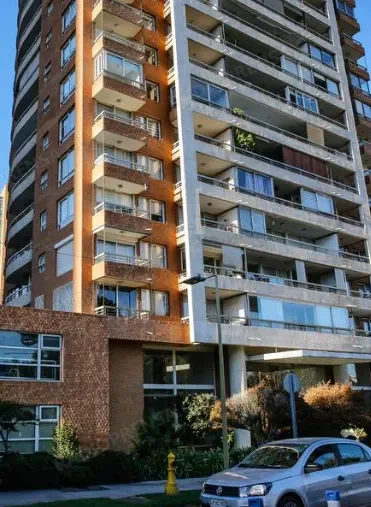 Debate judicial marca investigación por muerte de niña que cayó desde edificio