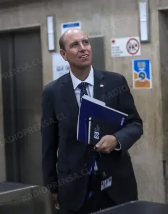 Arrau remueve a dos subsecretarios en nueva reestructuración del Ministerio de Seguridad